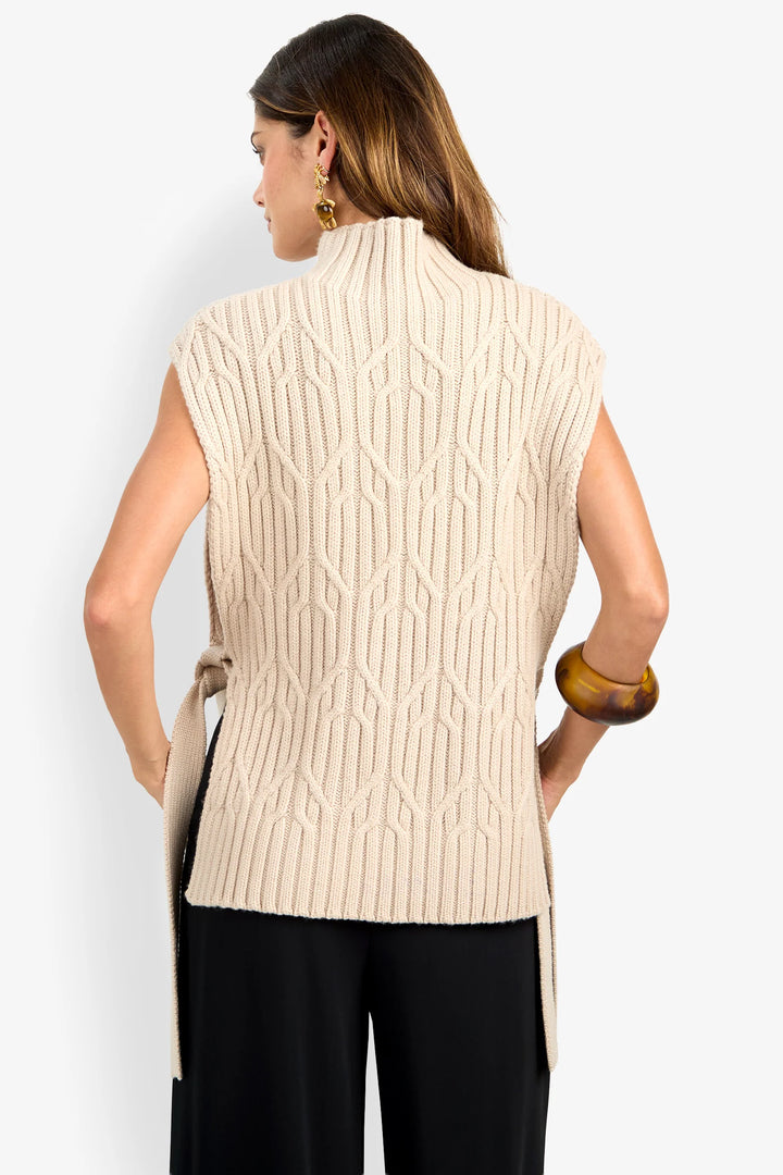 Romea Cape (Almond)