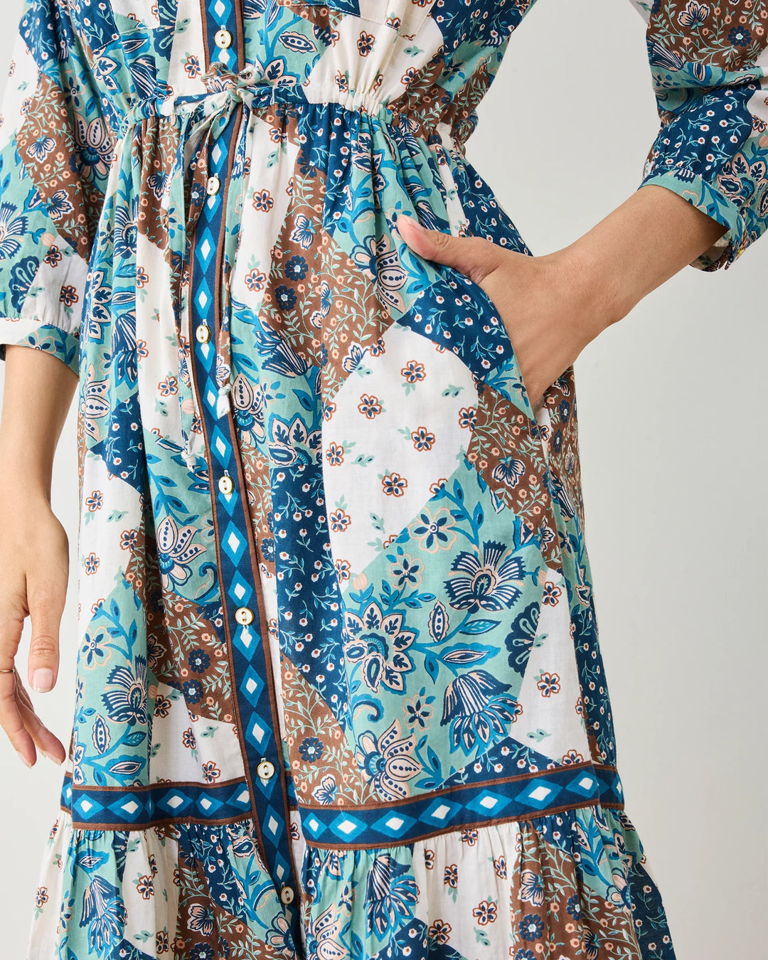Showstopper Dress (Vintage Patch Mocha)